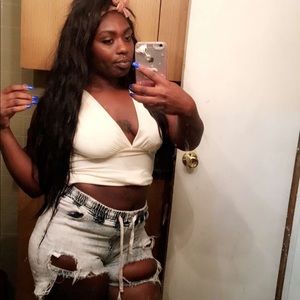 Meet your Posher, Lanitra